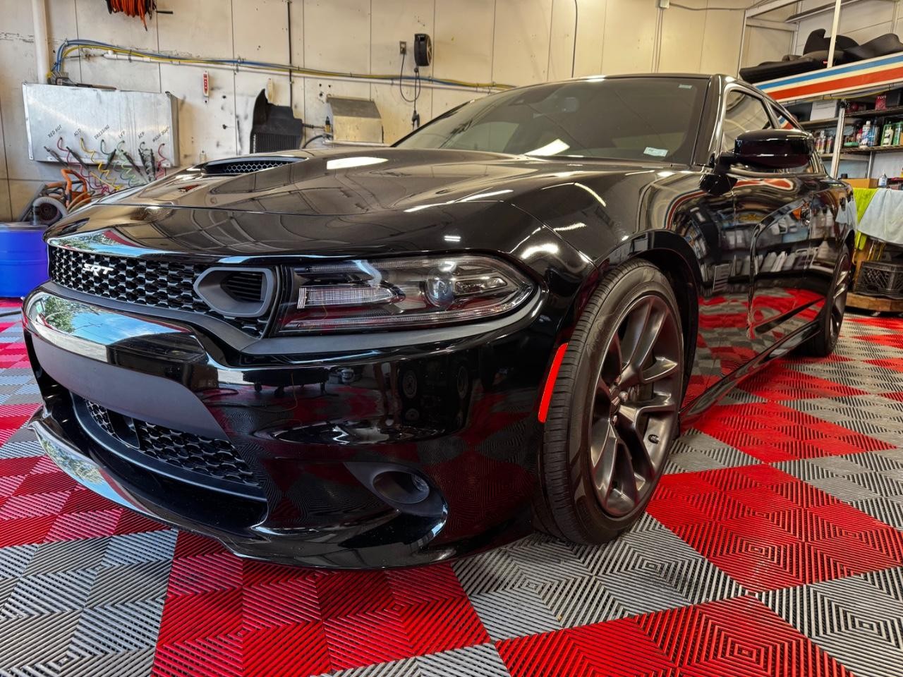 Dodge Charger Vehicle Full-screen Gallery Image 03