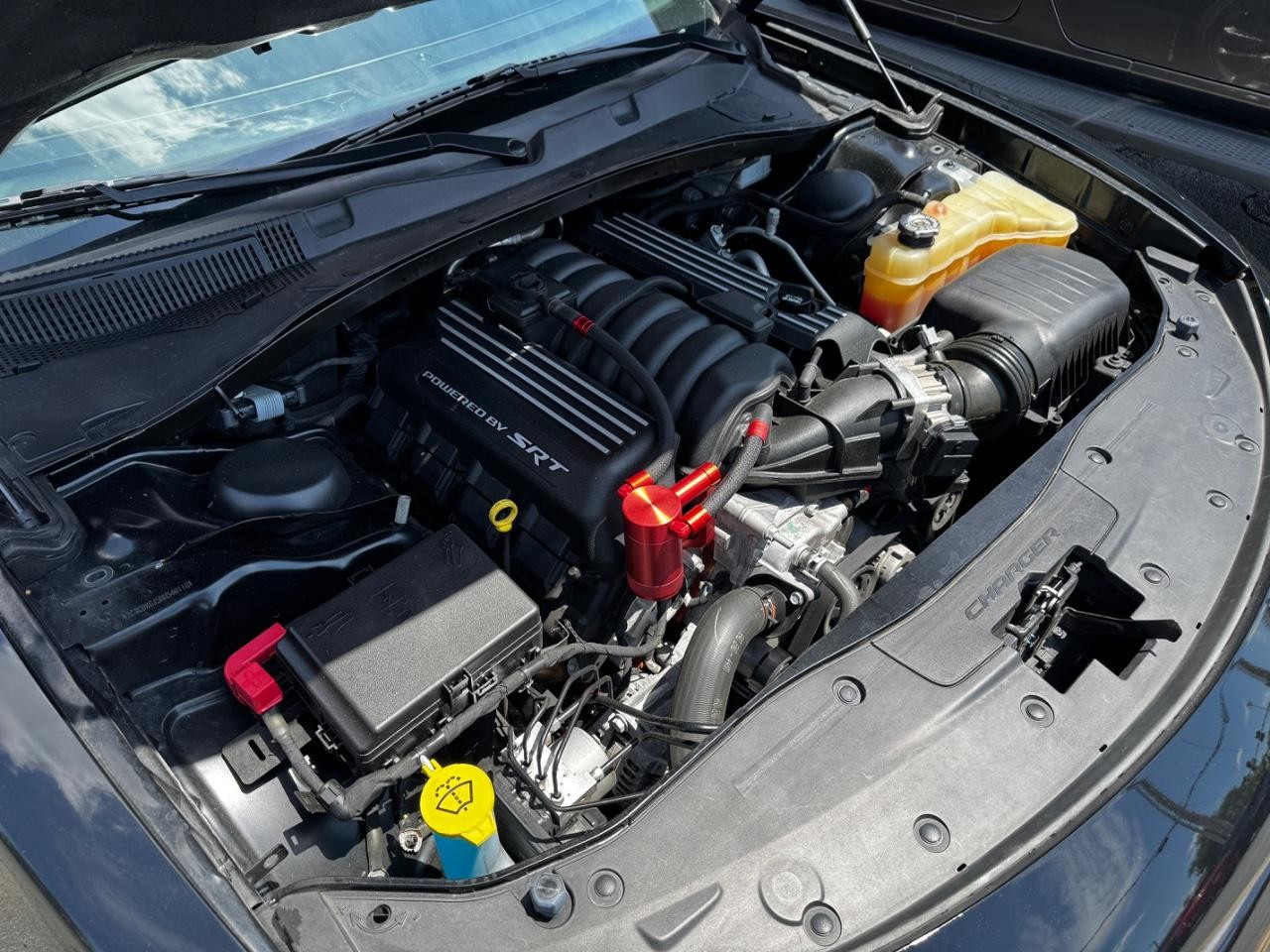 Dodge Charger Vehicle Full-screen Gallery Image 09