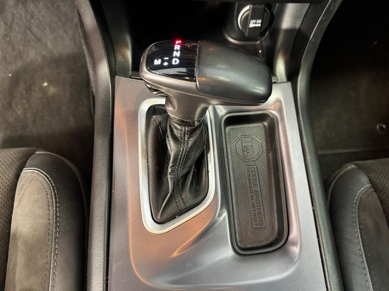 Dodge Charger Vehicle Full-screen Gallery Image 22