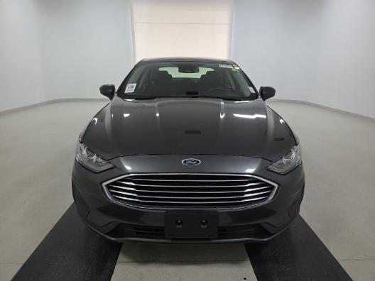 Ford Fusion Hybrid Vehicle Full-screen Gallery Image 03