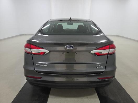 Ford Fusion Hybrid Vehicle Full-screen Gallery Image 05