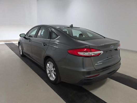Ford Fusion Hybrid Vehicle Full-screen Gallery Image 06