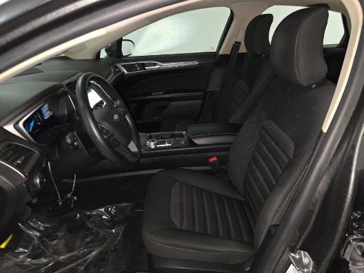 Ford Fusion Hybrid Vehicle Full-screen Gallery Image 07