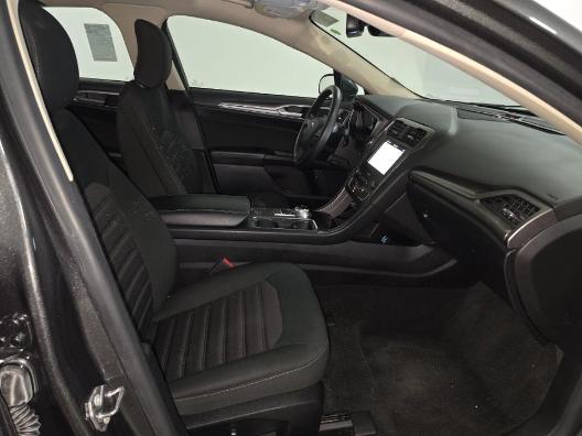 Ford Fusion Hybrid Vehicle Full-screen Gallery Image 08