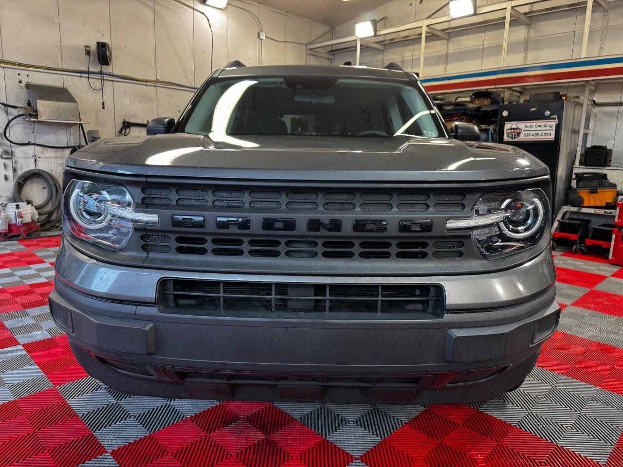 Ford Bronco Sport Vehicle Full-screen Gallery Image 02
