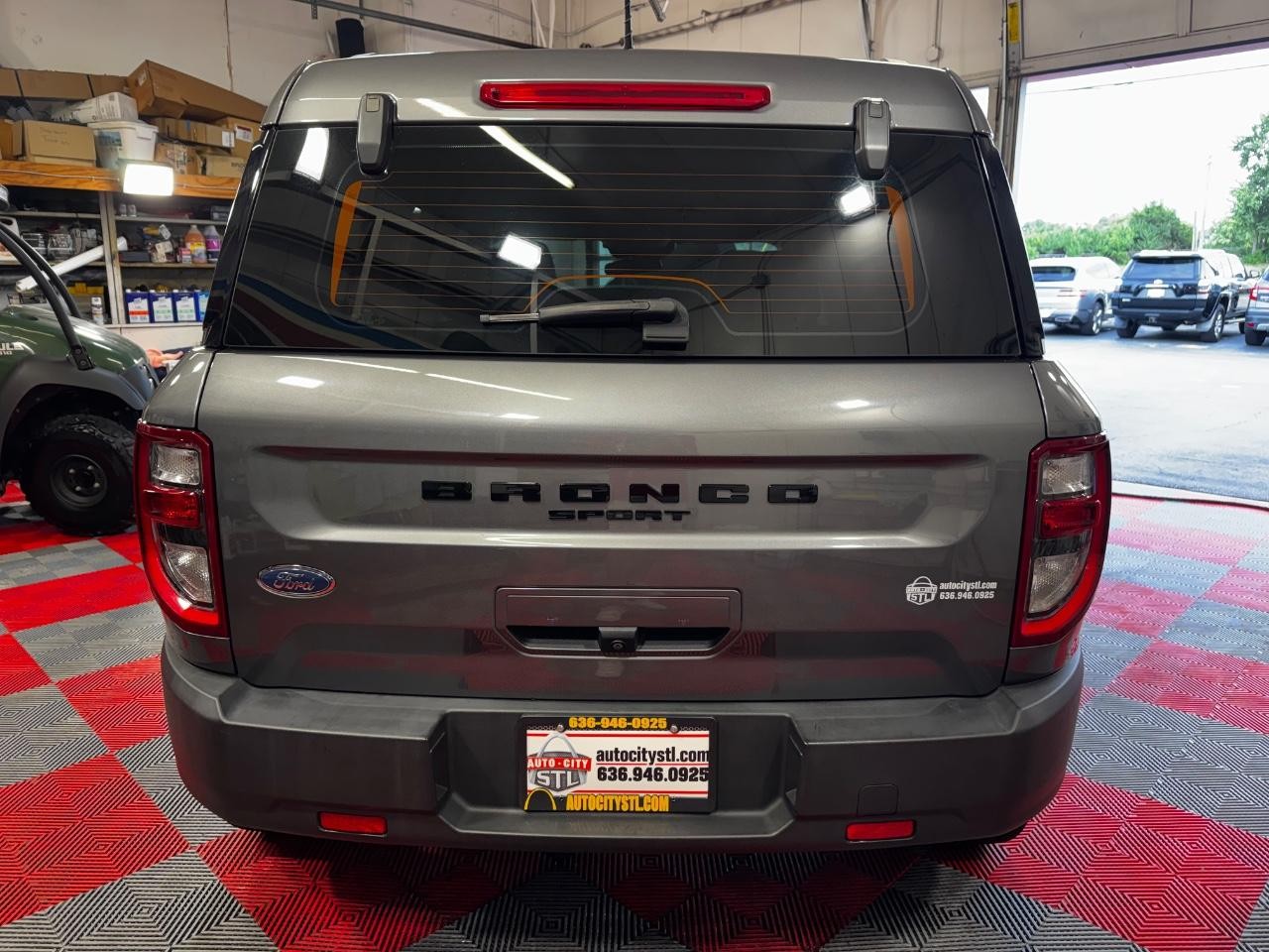 Ford Bronco Sport Vehicle Full-screen Gallery Image 06