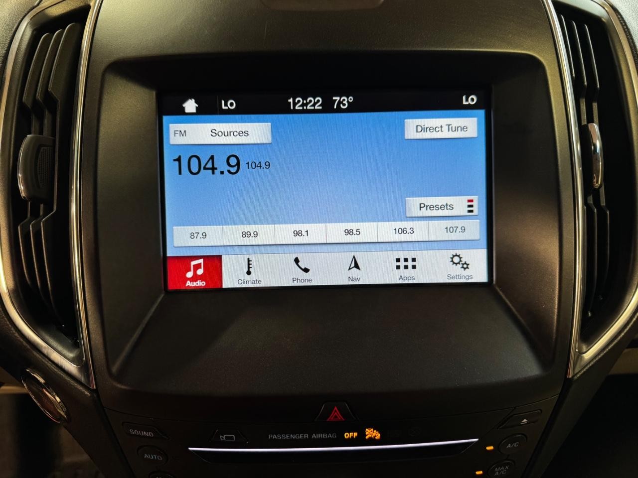 Ford Edge Vehicle Full-screen Gallery Image 23