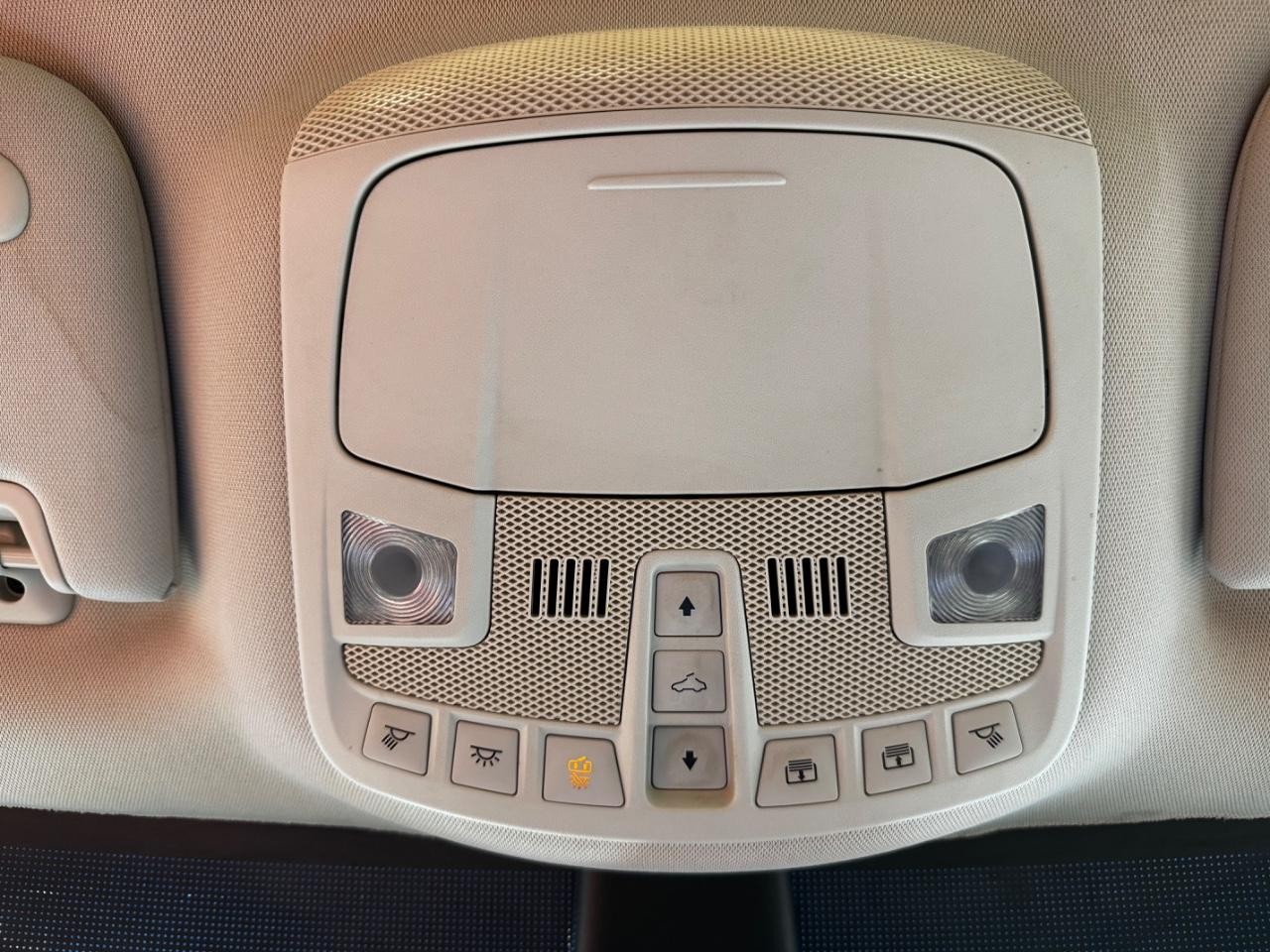 Ford Edge Vehicle Full-screen Gallery Image 29