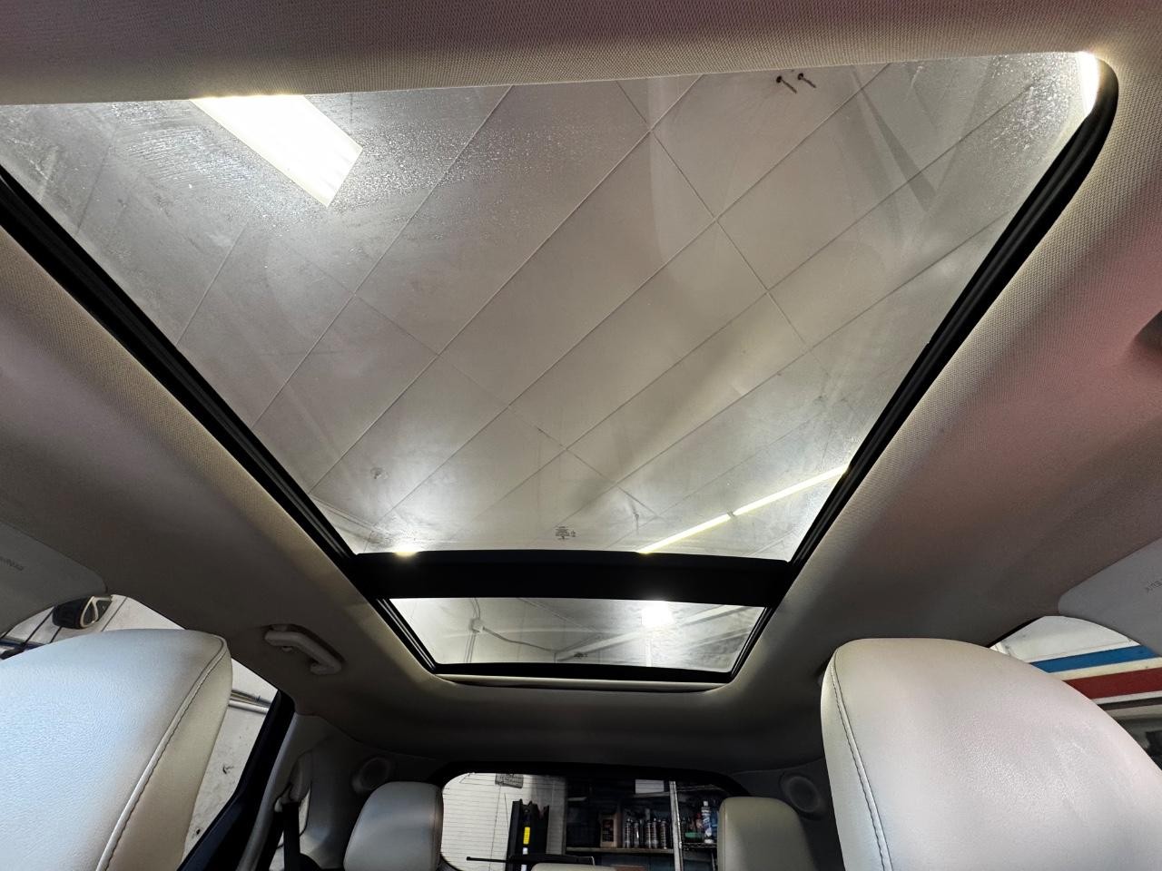 Ford Edge Vehicle Full-screen Gallery Image 30