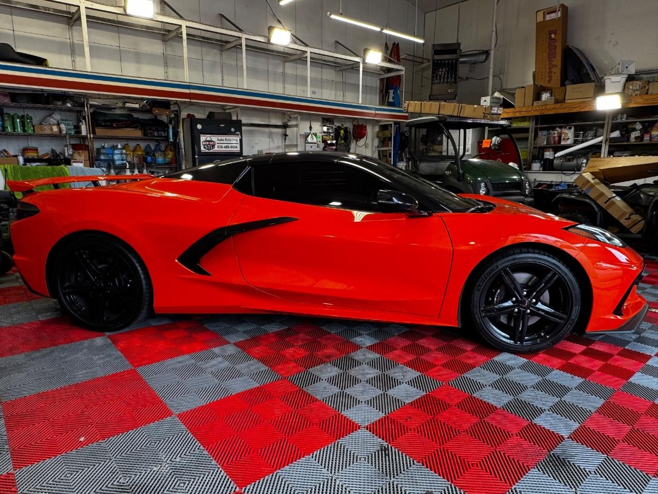 Chevrolet Corvette Vehicle Full-screen Gallery Image 08