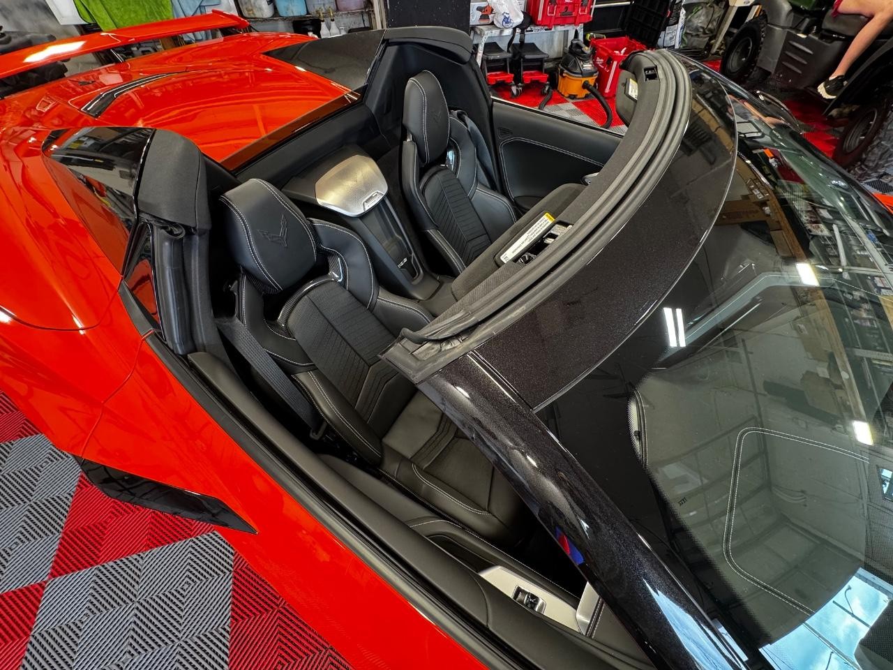 Chevrolet Corvette Vehicle Full-screen Gallery Image 10
