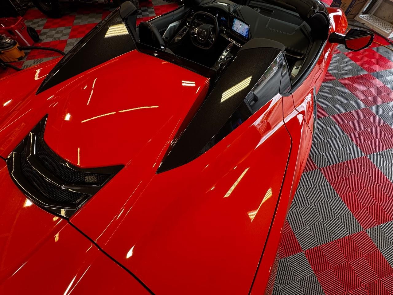 Chevrolet Corvette Vehicle Full-screen Gallery Image 11