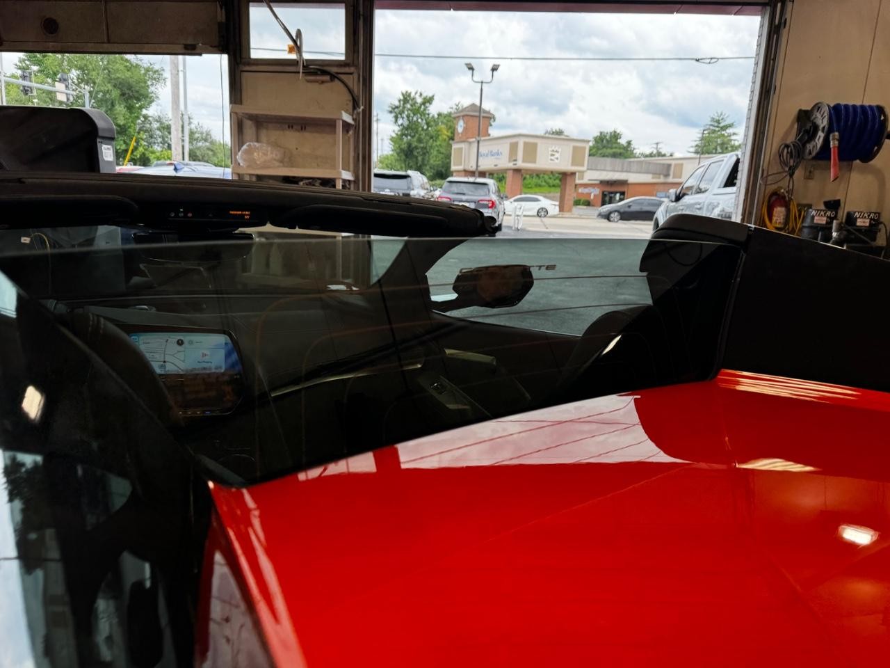 Chevrolet Corvette Vehicle Full-screen Gallery Image 13
