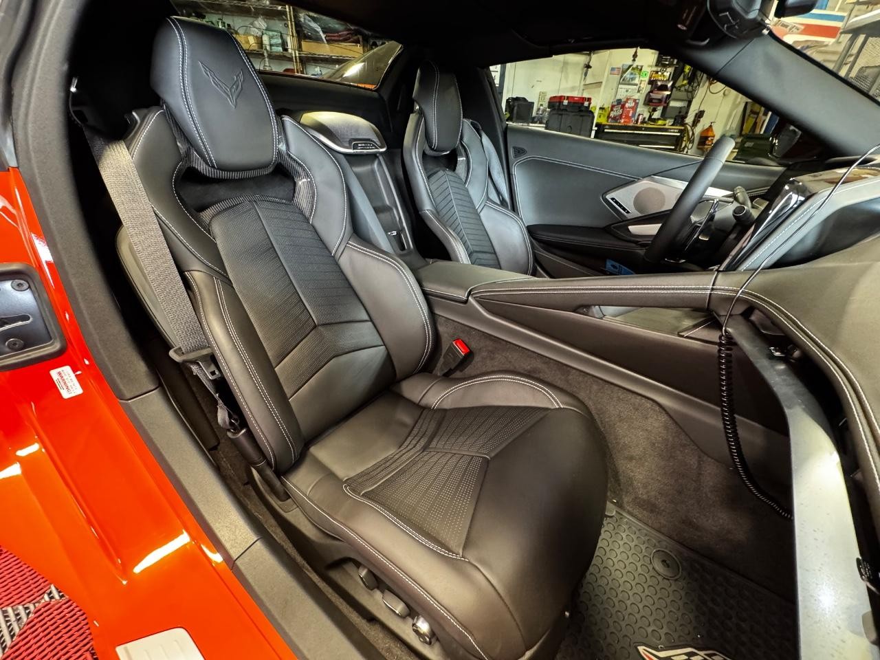 Chevrolet Corvette Vehicle Full-screen Gallery Image 15
