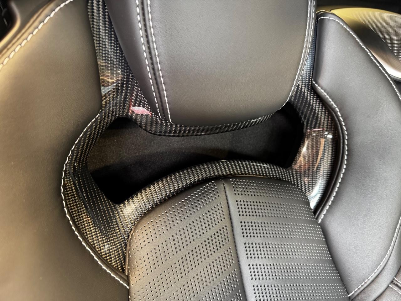 Chevrolet Corvette Vehicle Full-screen Gallery Image 16