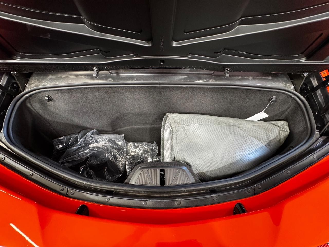 Chevrolet Corvette Vehicle Full-screen Gallery Image 18