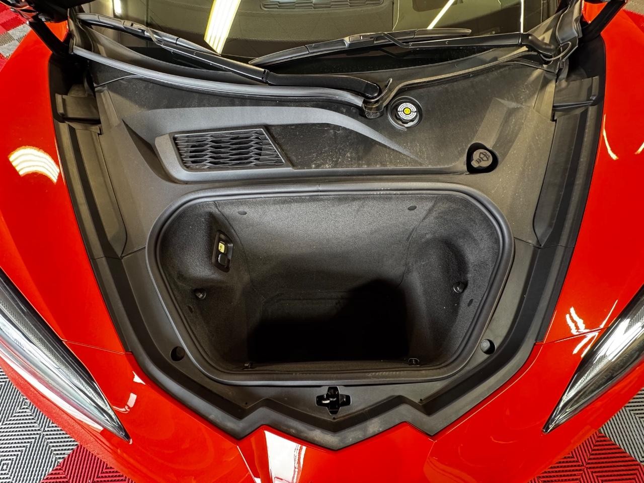 Chevrolet Corvette Vehicle Full-screen Gallery Image 19
