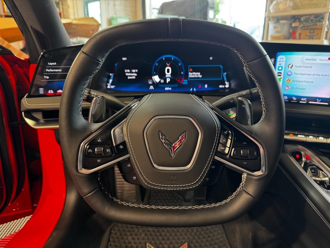 Chevrolet Corvette Vehicle Full-screen Gallery Image 25