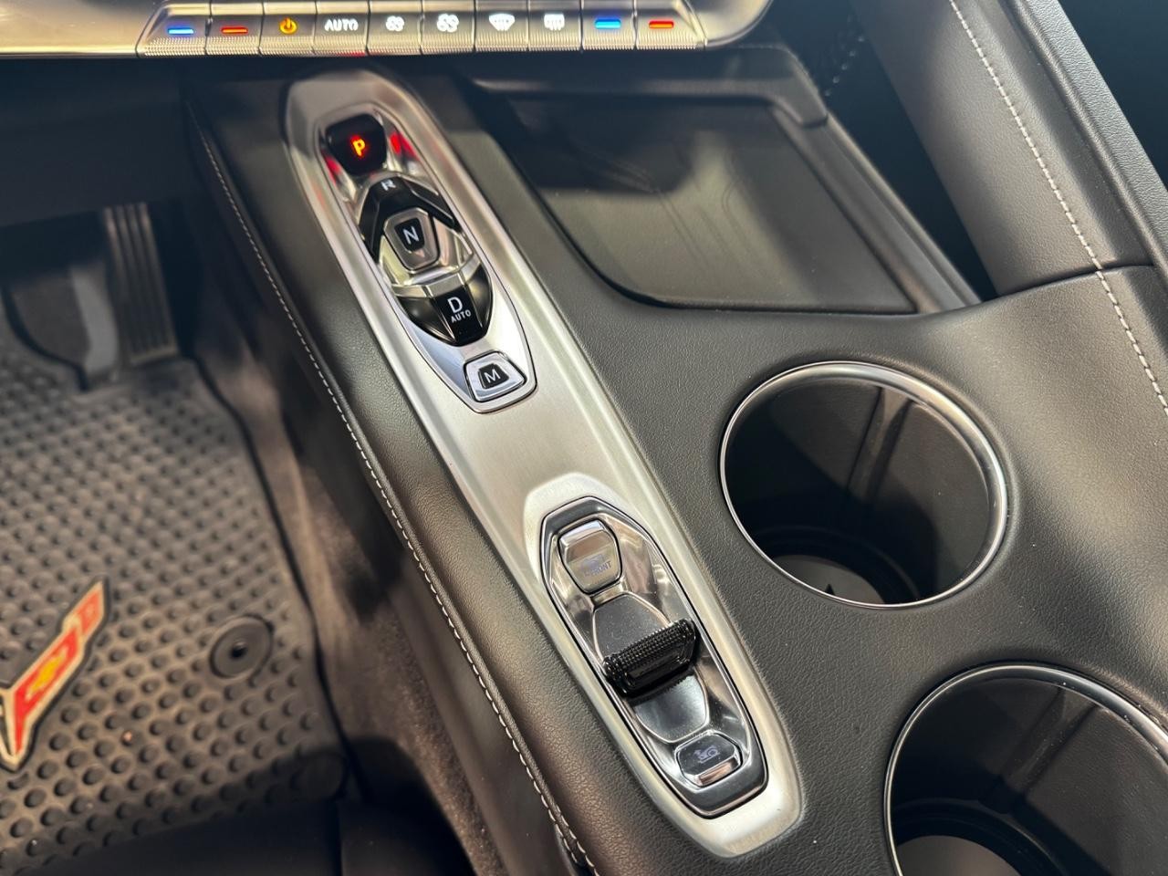 Chevrolet Corvette Vehicle Full-screen Gallery Image 31
