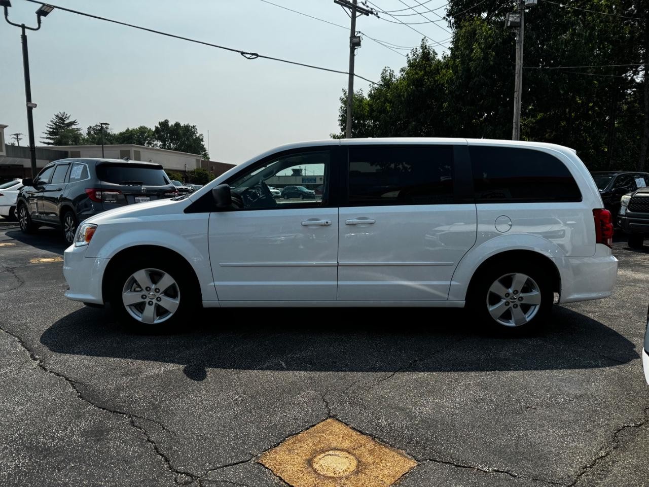 Dodge Grand Caravan Vehicle Full-screen Gallery Image 04