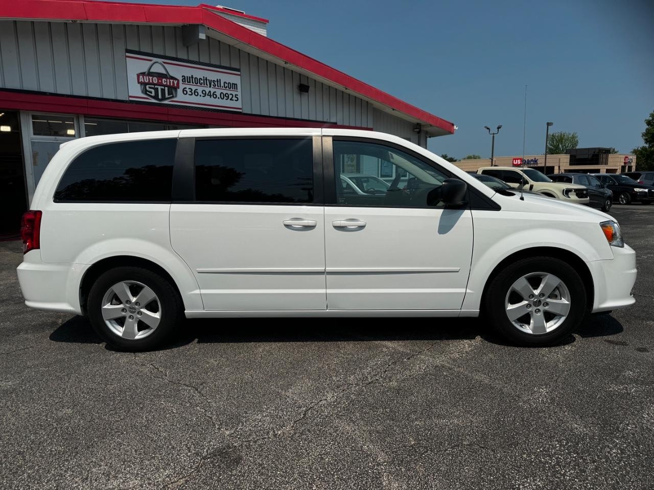 Dodge Grand Caravan Vehicle Full-screen Gallery Image 08