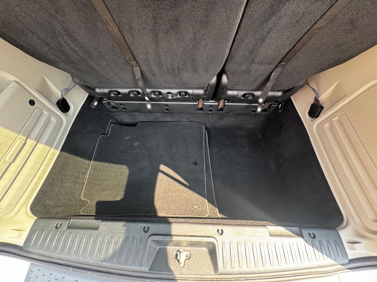 Dodge Grand Caravan Vehicle Full-screen Gallery Image 14