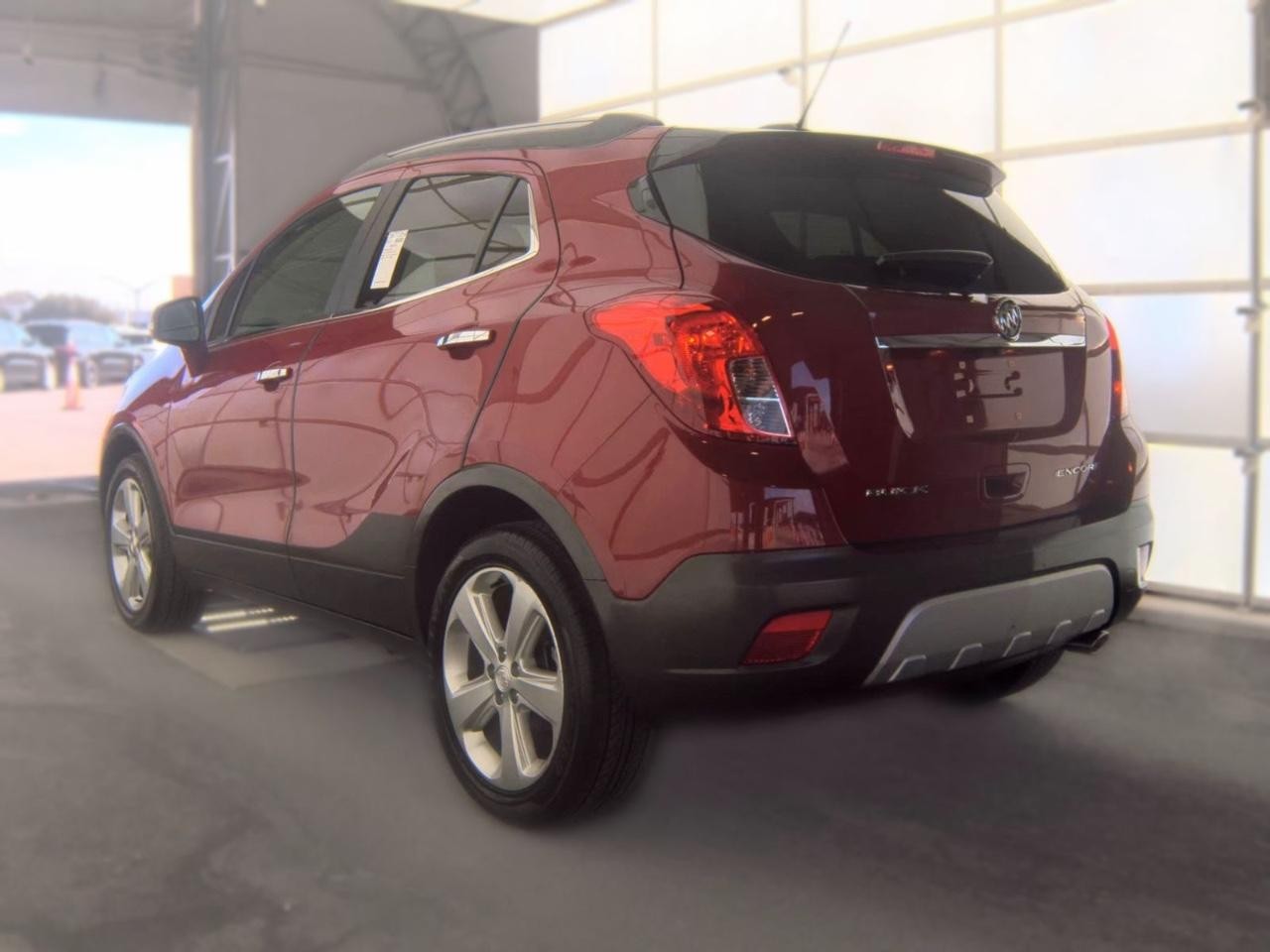 Buick Encore Vehicle Full-screen Gallery Image 03