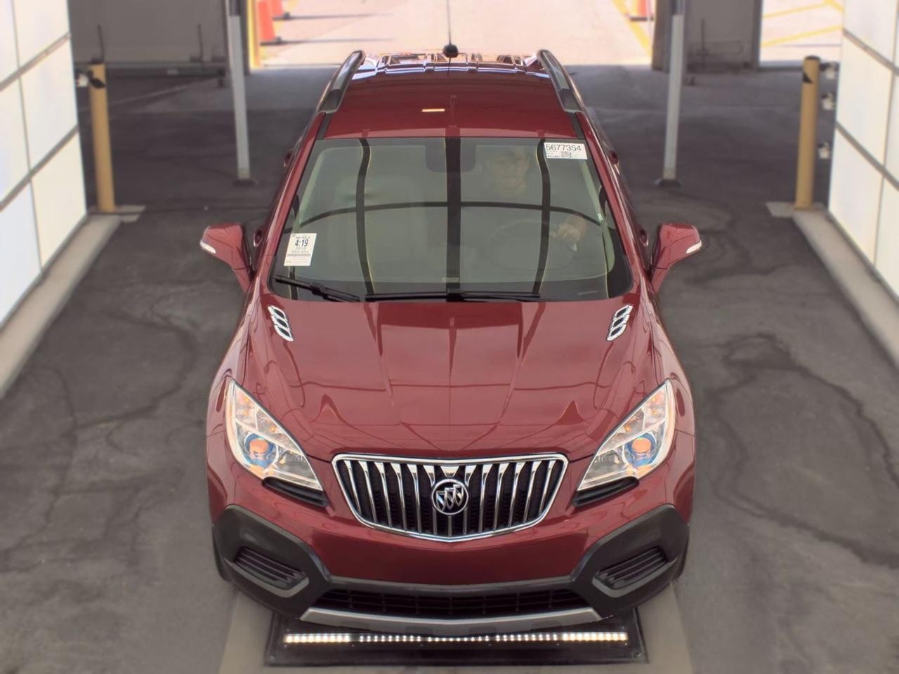 Buick Encore Vehicle Full-screen Gallery Image 05