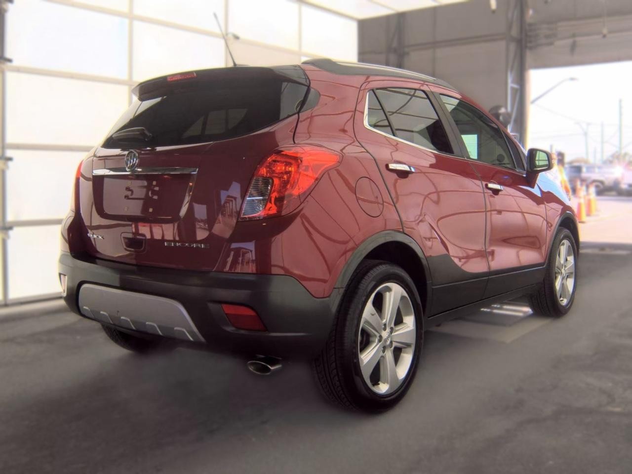 Buick Encore Vehicle Full-screen Gallery Image 06