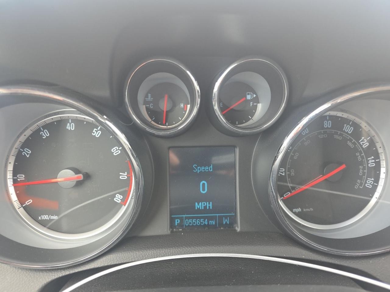 Buick Encore Vehicle Full-screen Gallery Image 12