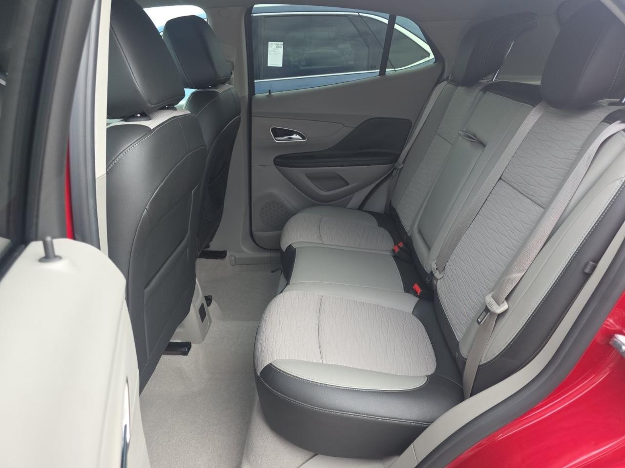 Buick Encore Vehicle Full-screen Gallery Image 17