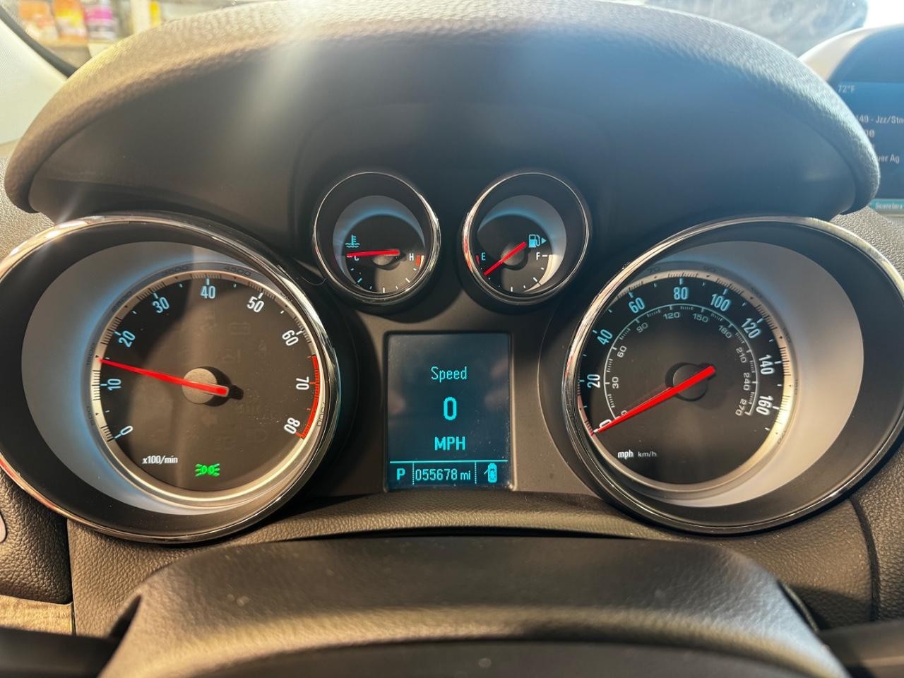Buick Encore Vehicle Full-screen Gallery Image 18