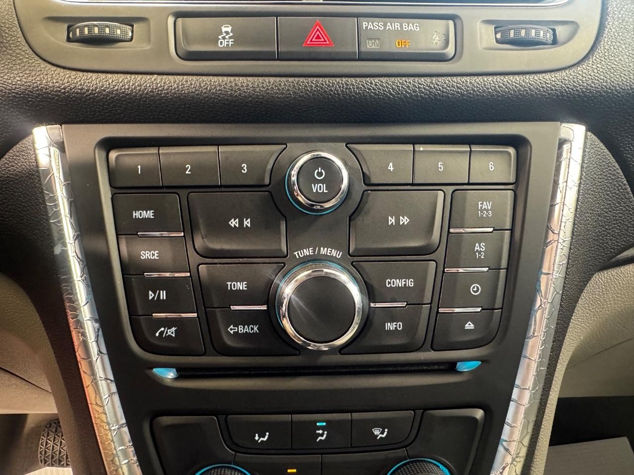 Buick Encore Vehicle Full-screen Gallery Image 21