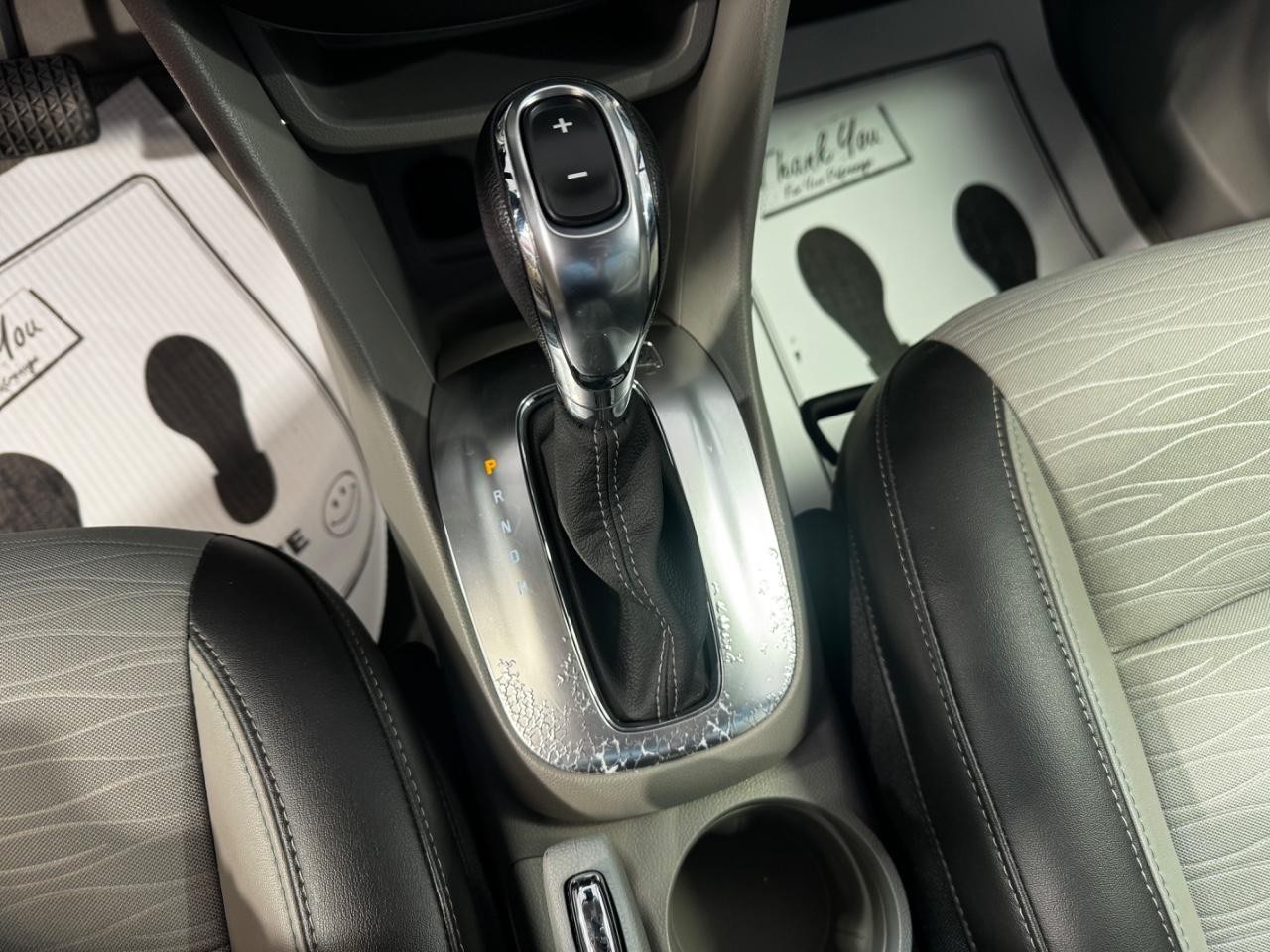 Buick Encore Vehicle Full-screen Gallery Image 23