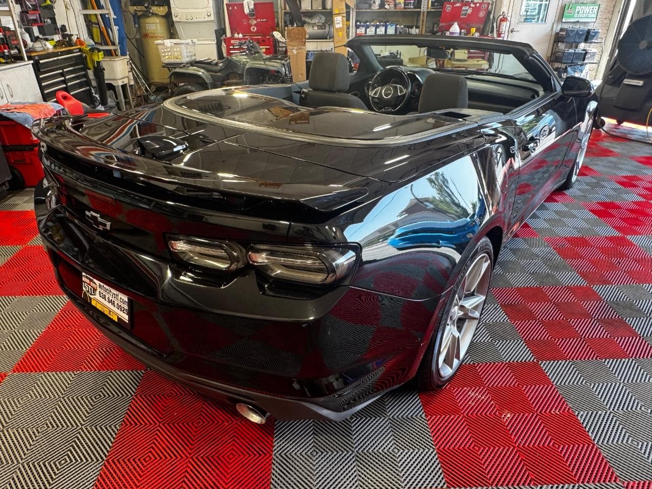 Chevrolet Camaro Vehicle Full-screen Gallery Image 10