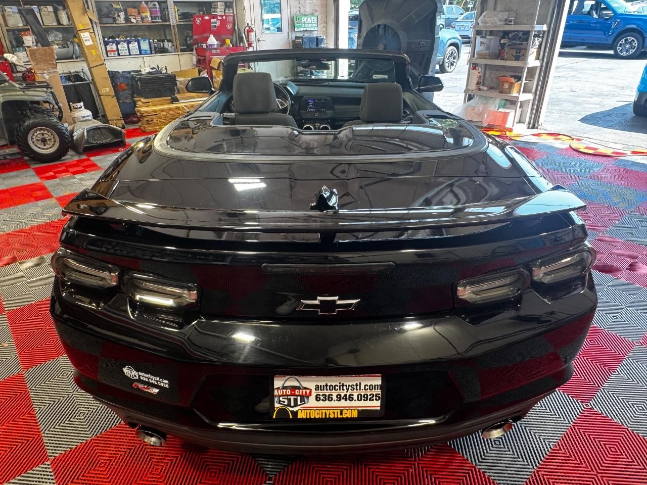 Chevrolet Camaro Vehicle Full-screen Gallery Image 11