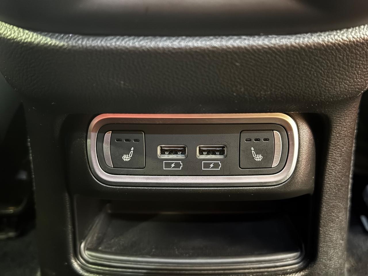 Alfa Romeo Stelvio Vehicle Full-screen Gallery Image 11