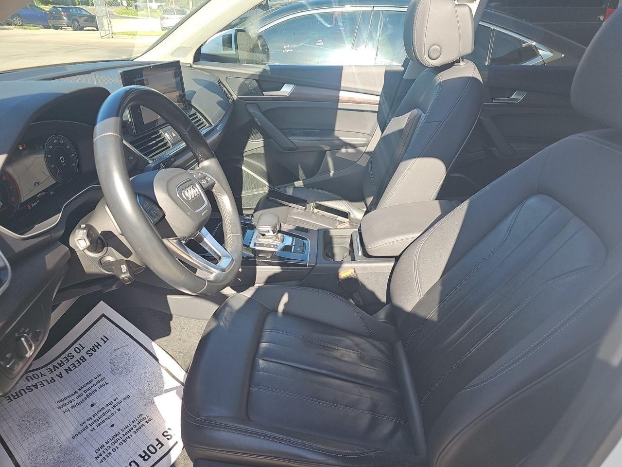 Audi Q5 Vehicle Full-screen Gallery Image 10