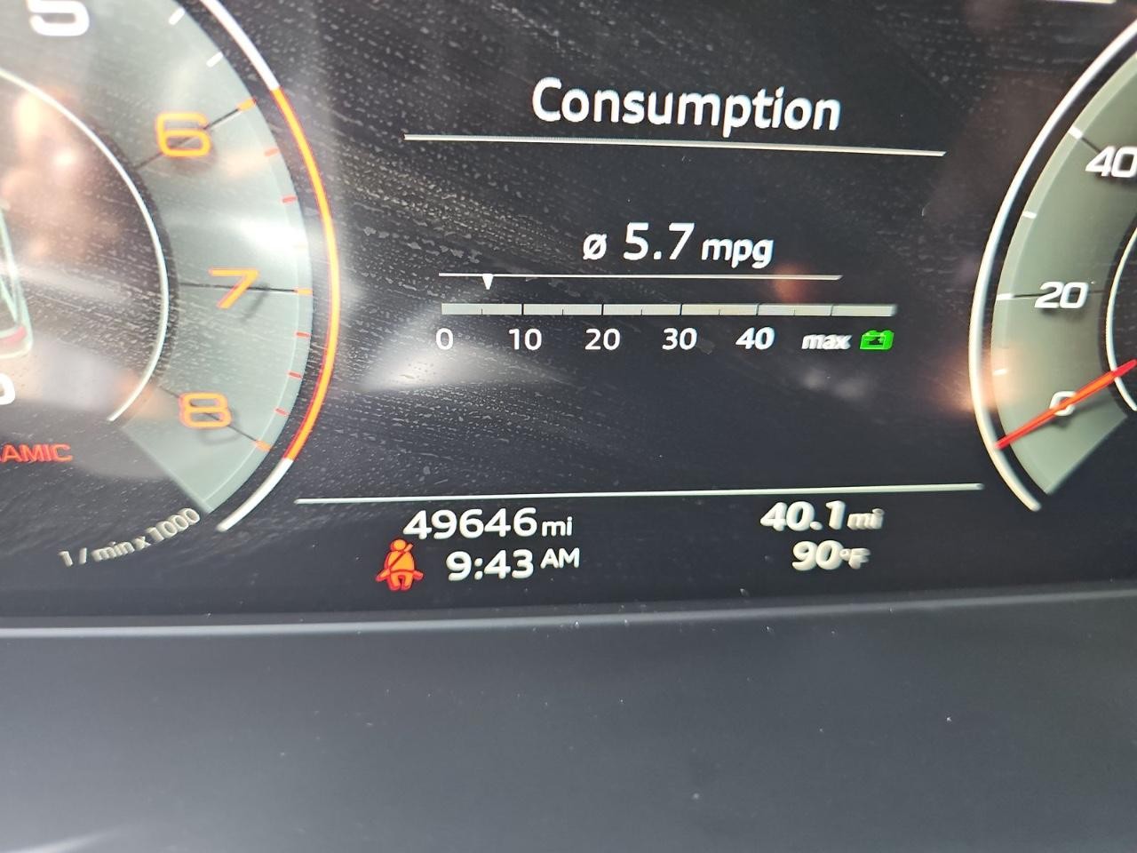 Audi Q5 Vehicle Full-screen Gallery Image 11