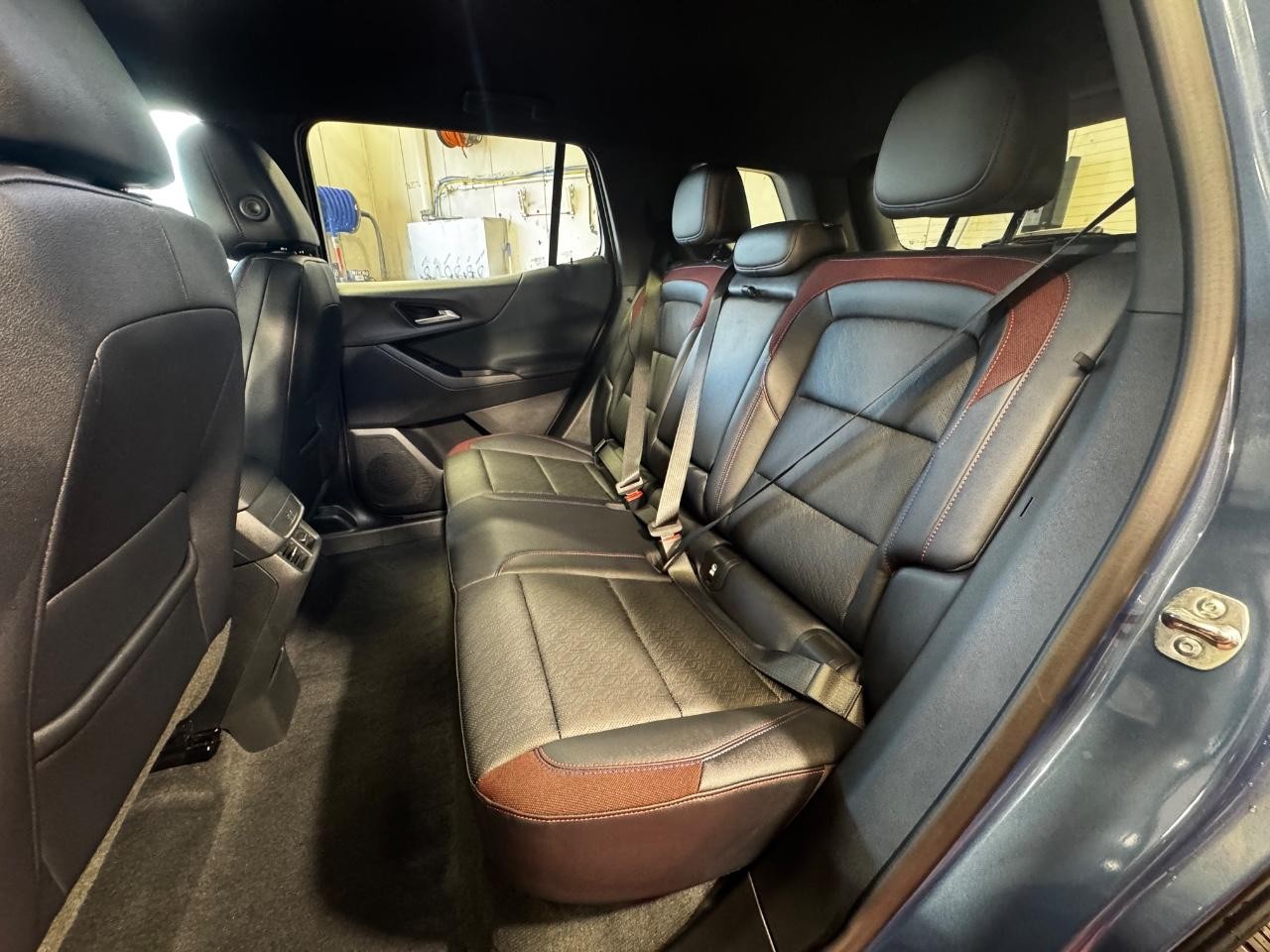 Chevrolet Equinox Vehicle Full-screen Gallery Image 14