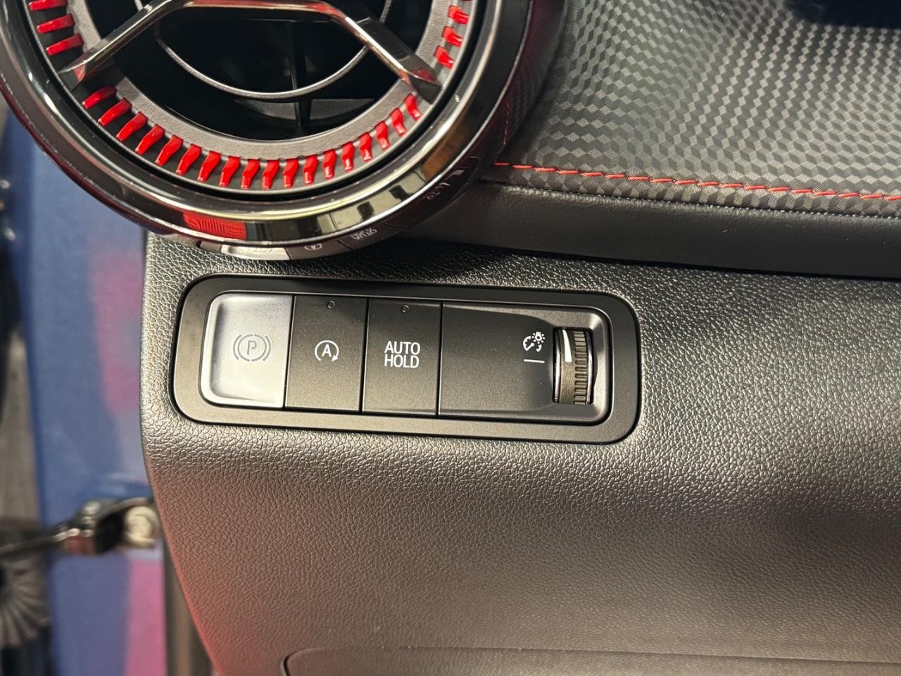 Chevrolet Equinox Vehicle Full-screen Gallery Image 17