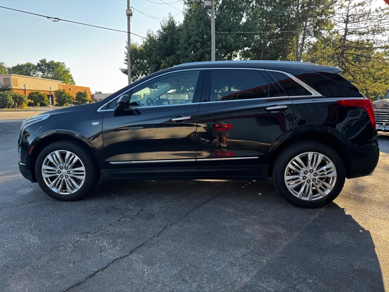 Cadillac XT5 Vehicle Full-screen Gallery Image 04