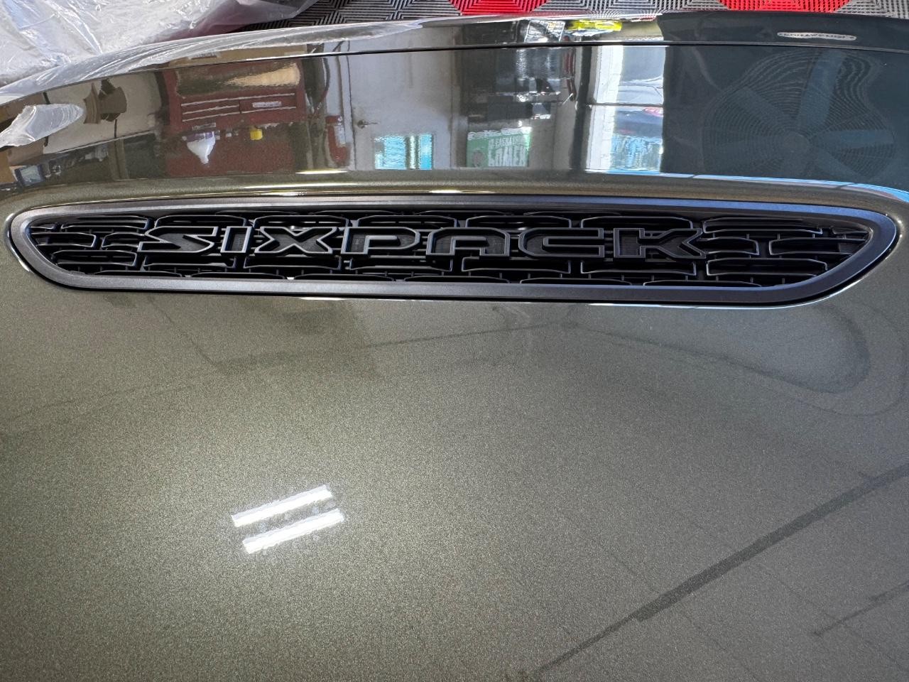 Dodge Charger Vehicle Full-screen Gallery Image 04
