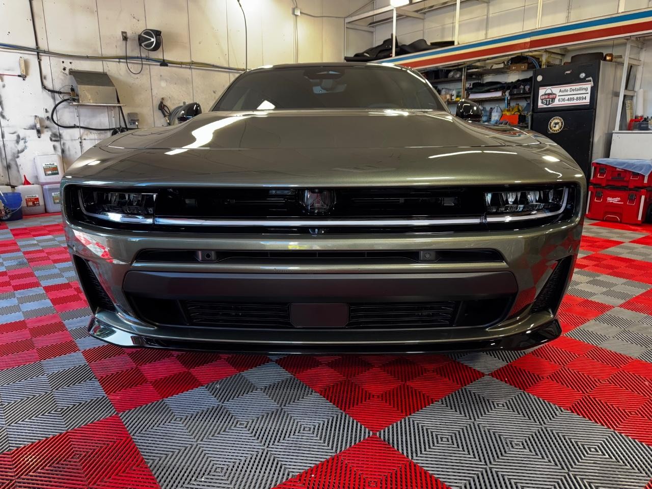 Dodge Charger Vehicle Full-screen Gallery Image 05