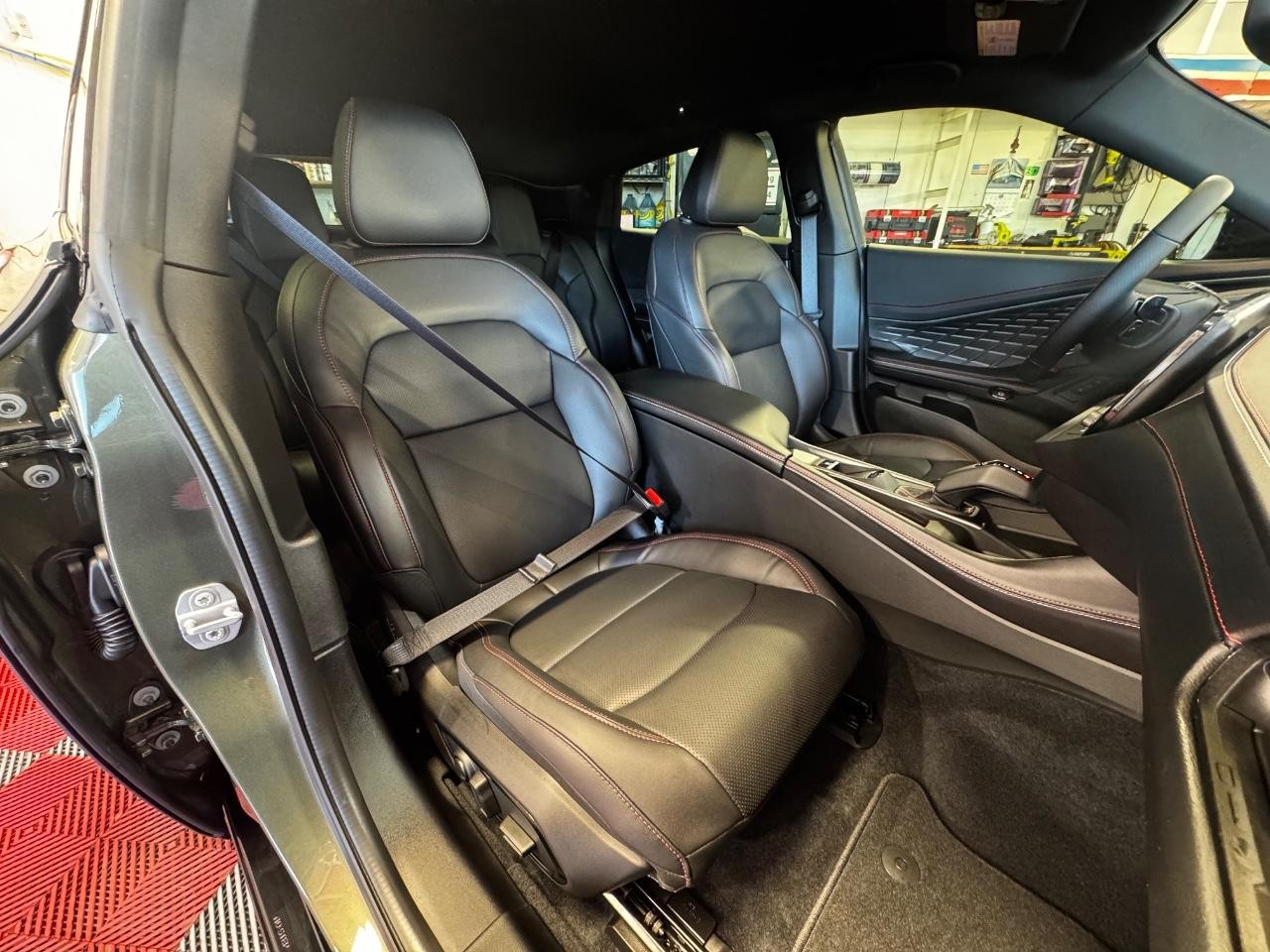 Dodge Charger Vehicle Full-screen Gallery Image 12