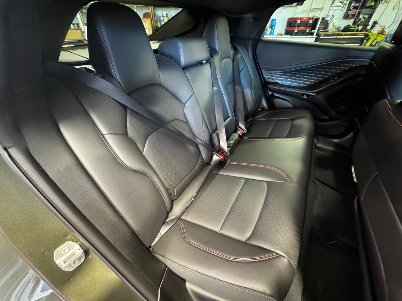 Dodge Charger Vehicle Full-screen Gallery Image 13