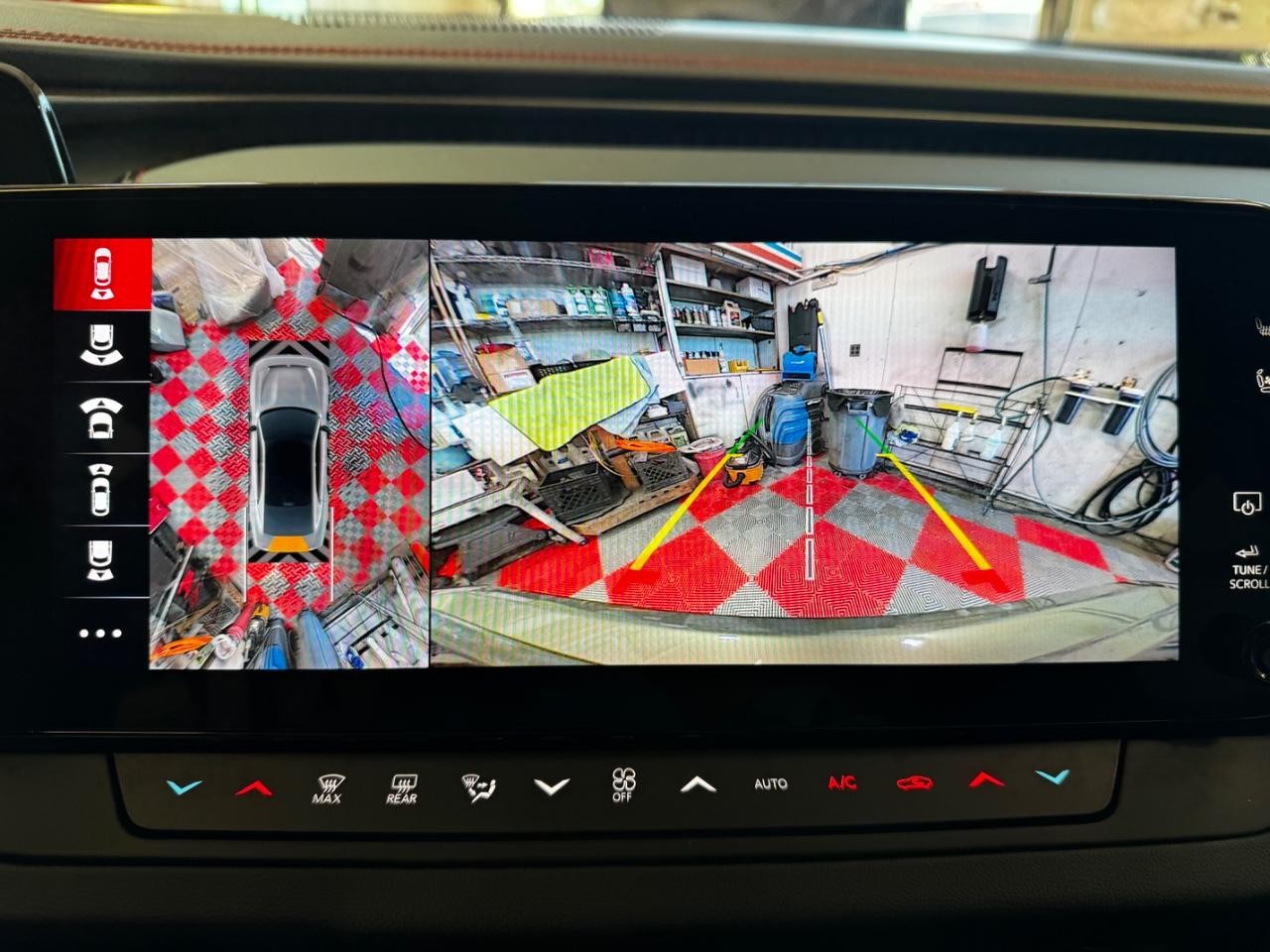 Dodge Charger Vehicle Full-screen Gallery Image 32