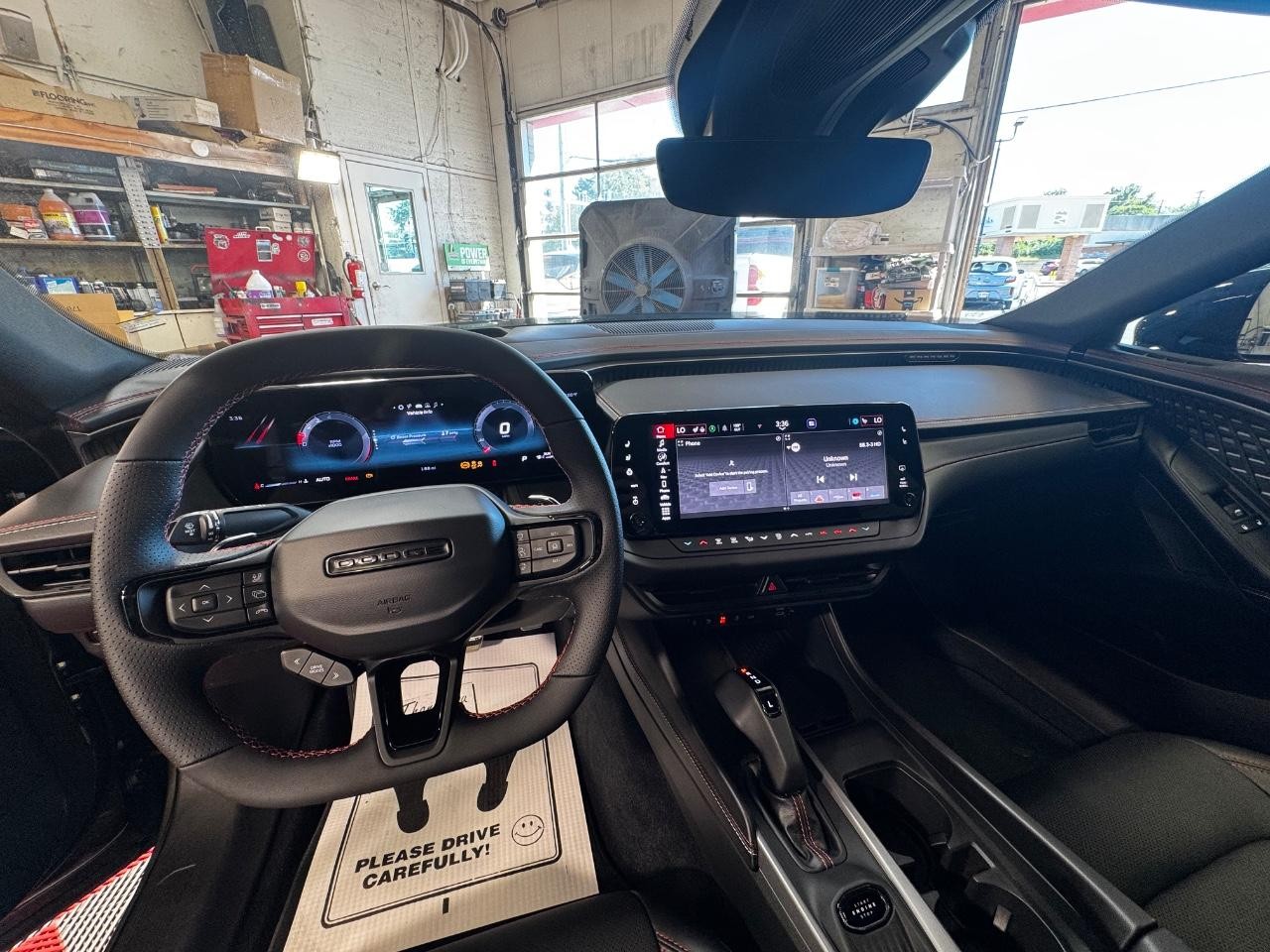 Dodge Charger Vehicle Full-screen Gallery Image 33
