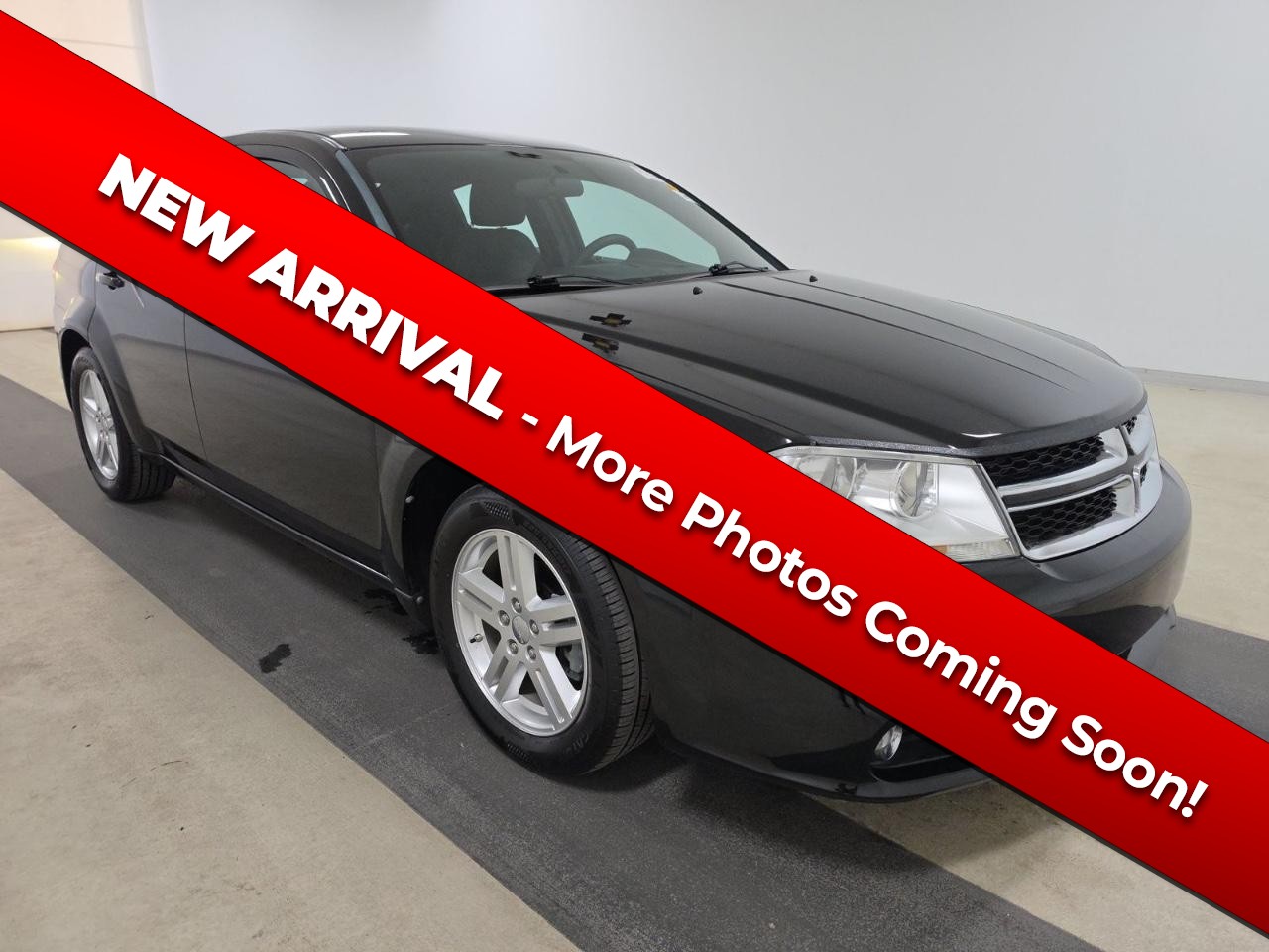 Black 2013 Dodge Avenger Sedan Front-Wheel Drive Automatic