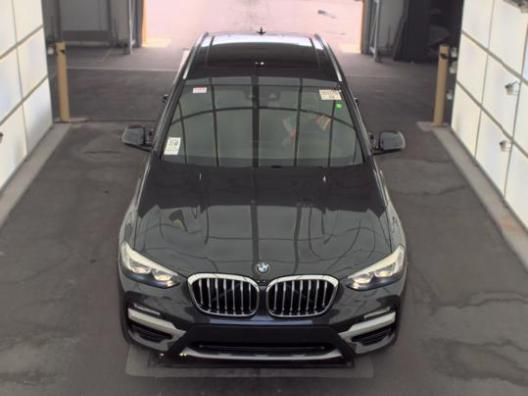 BMW X3 Vehicle Full-screen Gallery Image 03